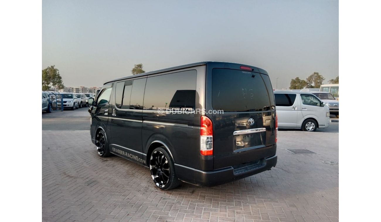 Toyota Hiace TOYOTA HIACE VAN RIGHT HAND DRIVE (PM1617)