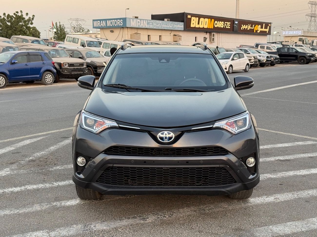 تويوتا راف ٤ 2018 TOYOTA RAV4 XLE HYBRID 4x4 FULL OPTIONS IMPORTED FROM USA