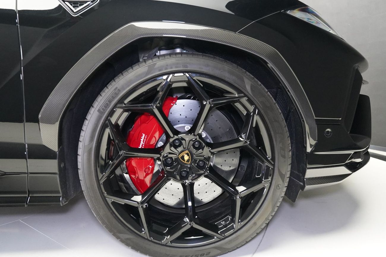 لامبورغيني اوروس 4.0T V8 Performante