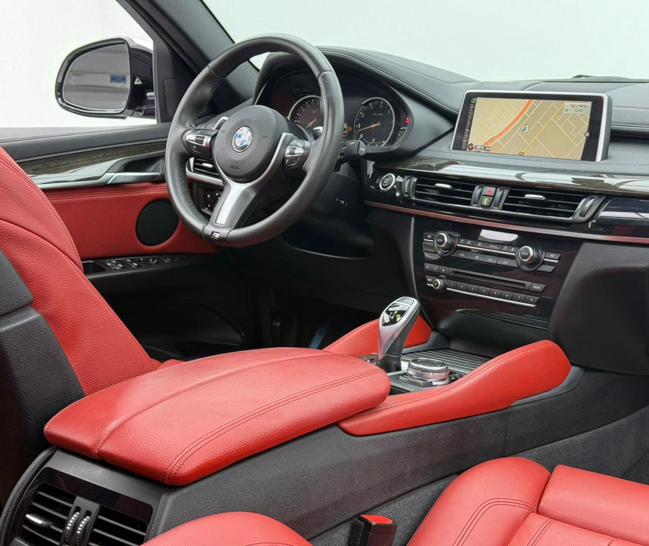 BMW X6 35i M Sport 3.0L 2016 BMW X6 xDrive35i M-Sport, Full Service History, Fully Loaded, Excellent Condit