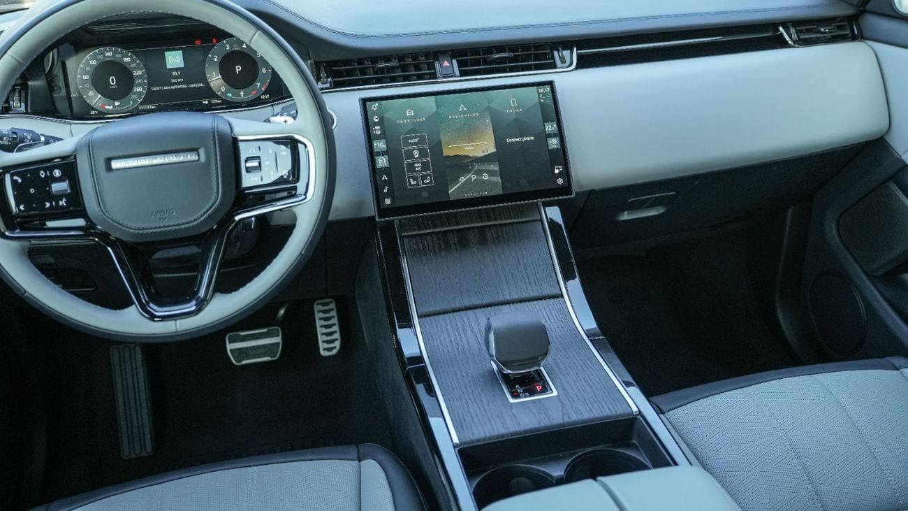 لاند روفر رانج روفر إيفوك Autobiography P250 2.0L Tribeca Blue 2025 MY Export Only