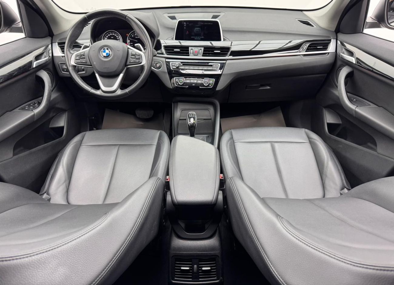 BMW X1 sDrive 20i 2.0L 2019 BMW X1 sDrive20i, Full Service History, 1 Year Warranty, GCC