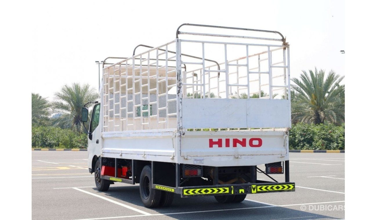 هينو 300 Short Chassis Truck with Grill Body | GCC Specs | Excellent Condition