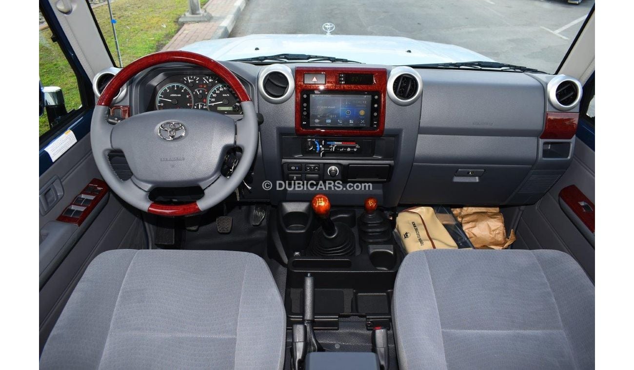 Toyota Land Cruiser Pick Up DOUBLE CAB LIMITED LX V8 4.5L TURBO DIESEL 5 SEAT MT