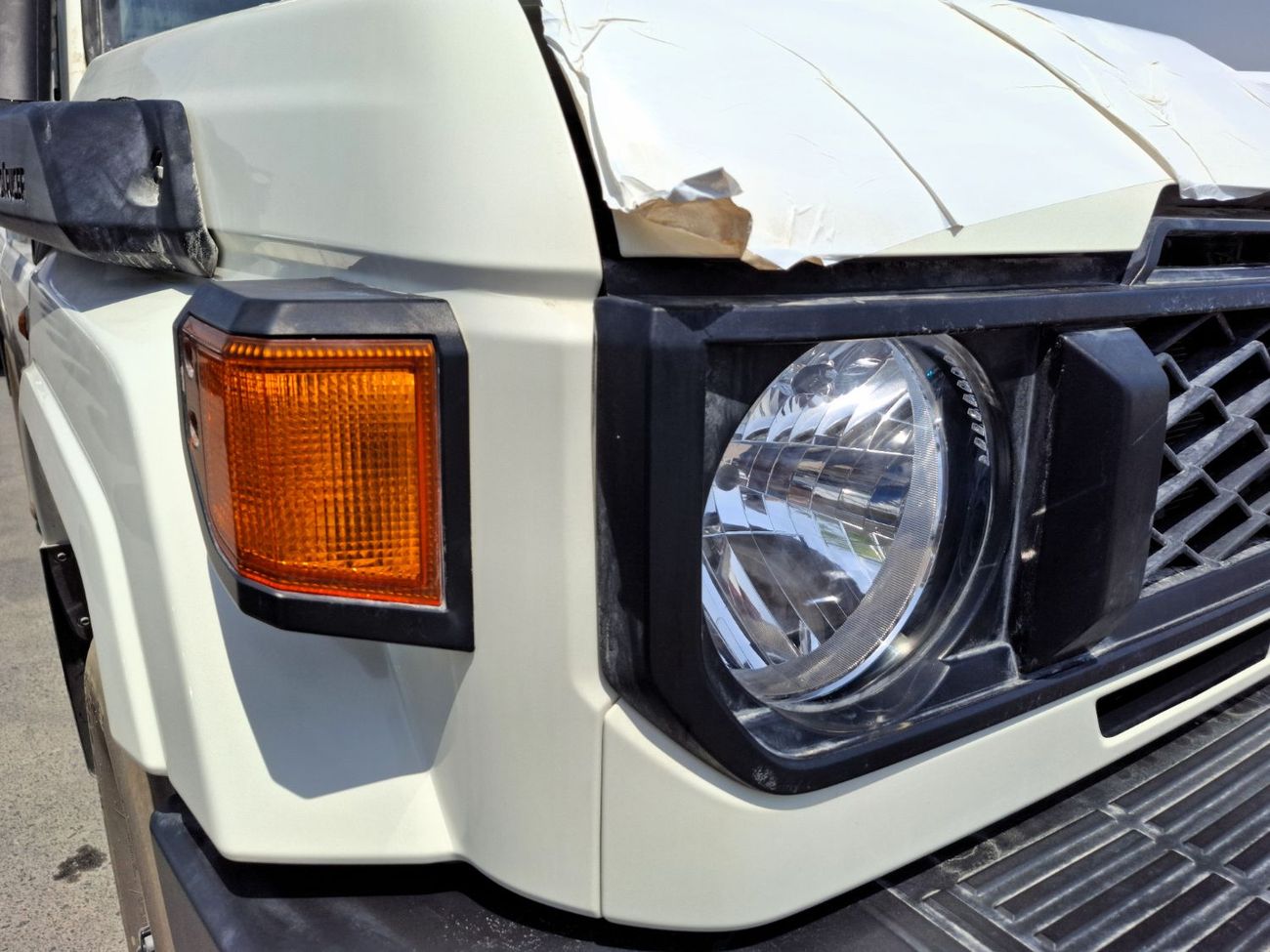 تويوتا لاند كروزر 70 Hardtop 4.0L 3 Door Automatic Petrol (Export Only)