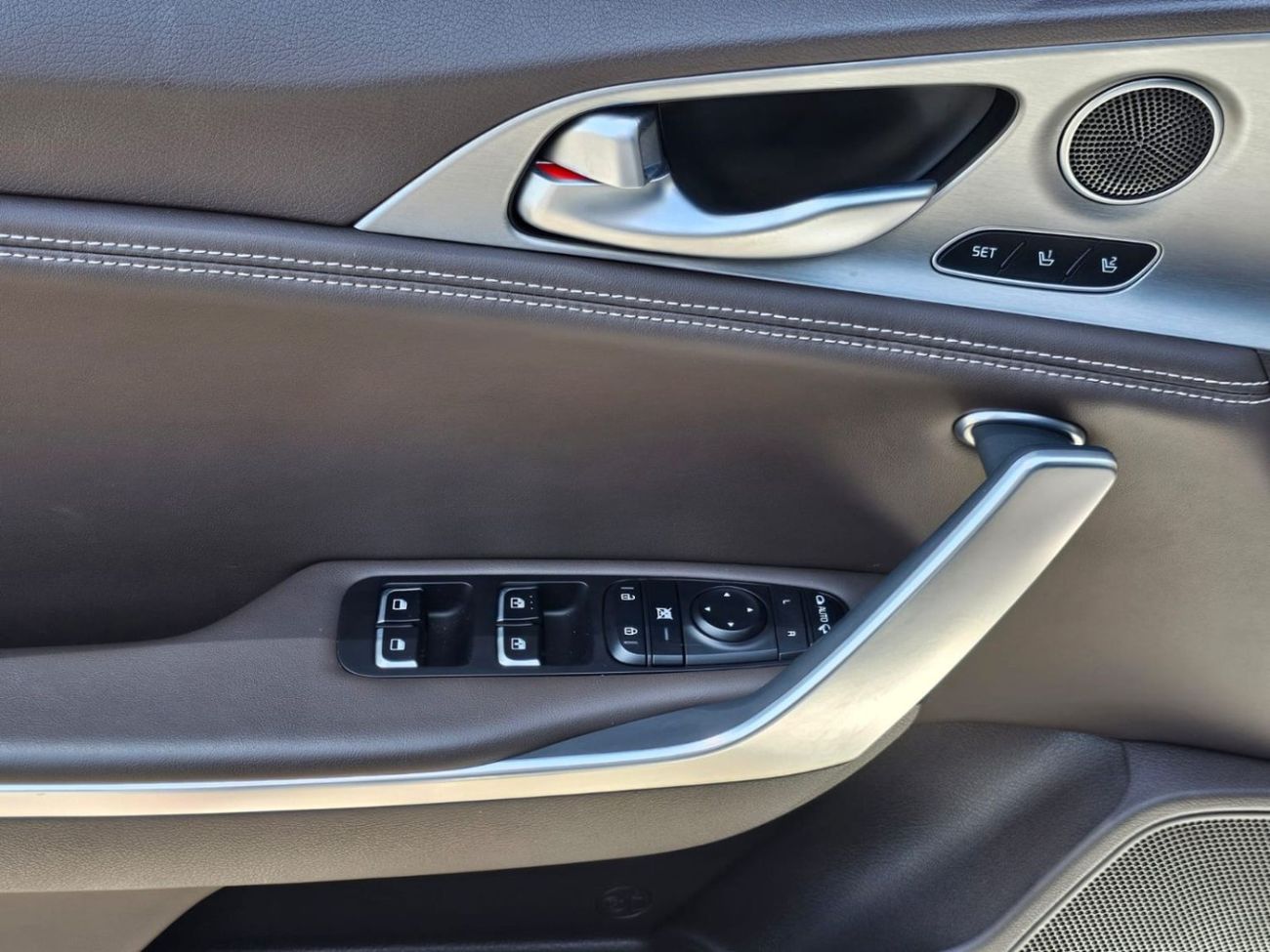 كيا ستينجر 2.0T 2.0L