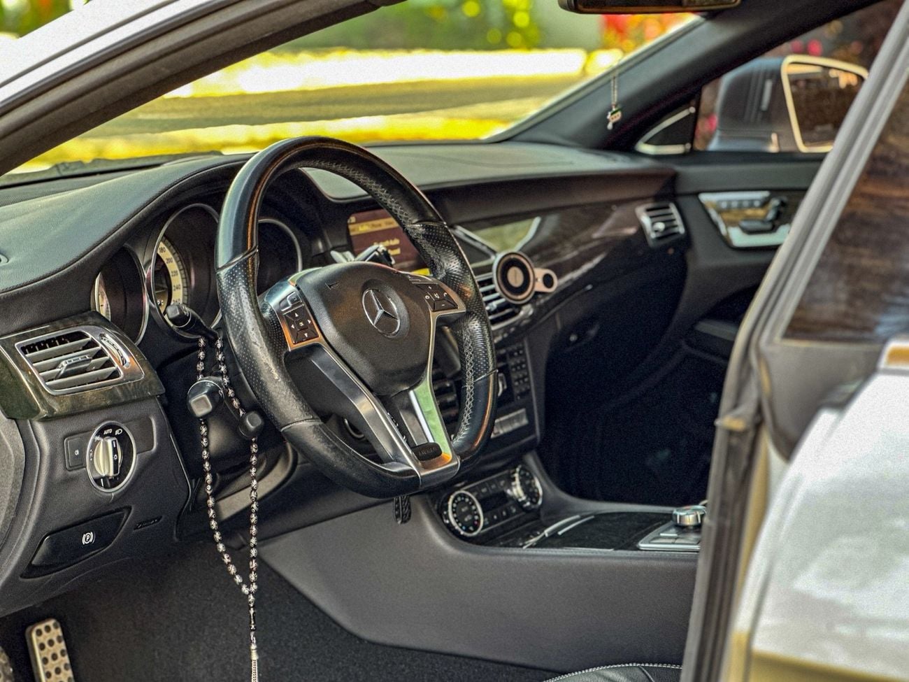 مرسيدس بنز CLS 55 AMG 2012 Mercedes-Benz CLS 550 AMG | V8 Twin Turbo | 402 Hp | Law Mileage (153,000 Km) | Japanese Specs