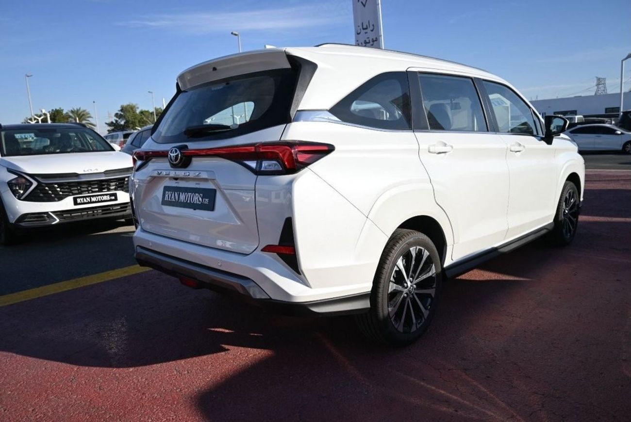 تويوتا فيلوز Toyota VELOZ 1.5L Petrol, FWD, SUV, 5 Doors, Push Start, Rear Parking Sensors, 7 Seater, Rear Camera