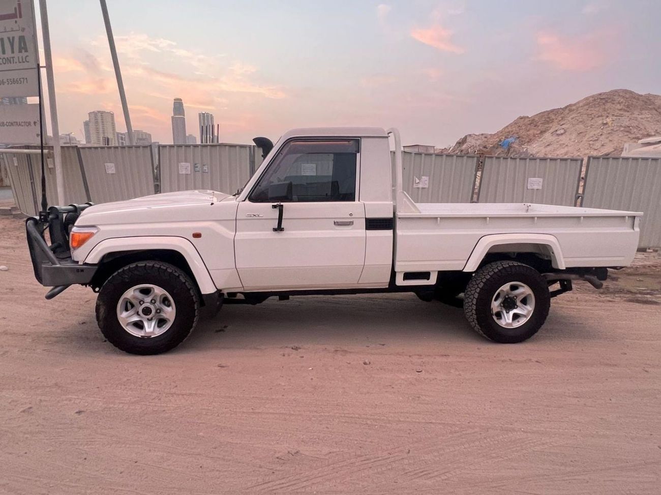 تويوتا لاند كروزر بيك آب DIESEL 4.5 LITER ,RIGHT HAND DRIVE 2022 MODEL