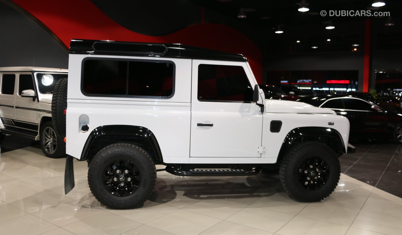 Land Rover Defender