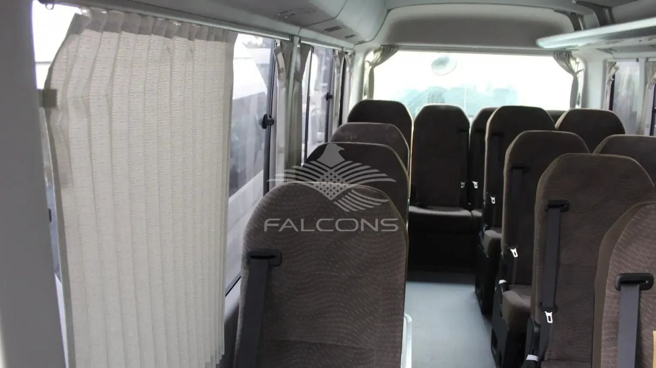 تويوتا كوستر 22 seats – Diesel, V6, Manual Transmission