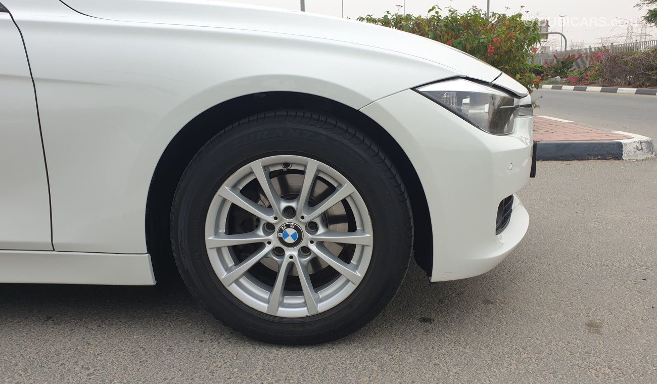 BMW 316i i 2015 FULL SERVICE HISTORY GCC SPECS