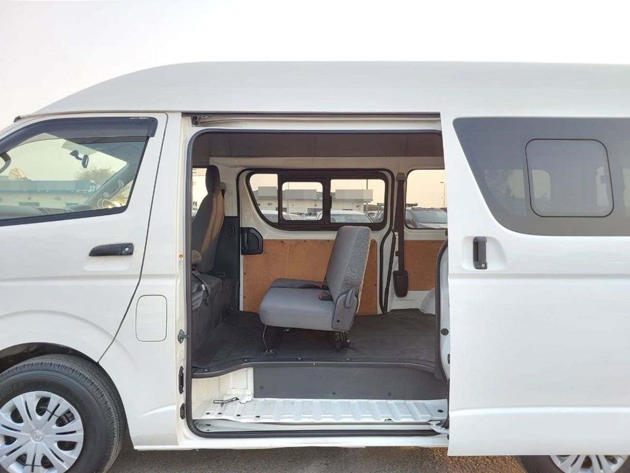 Toyota Hiace 2016 TOYOTA HIACE VAN RHD 3.0 L DIESEL AUTOMATIC (PM94354)