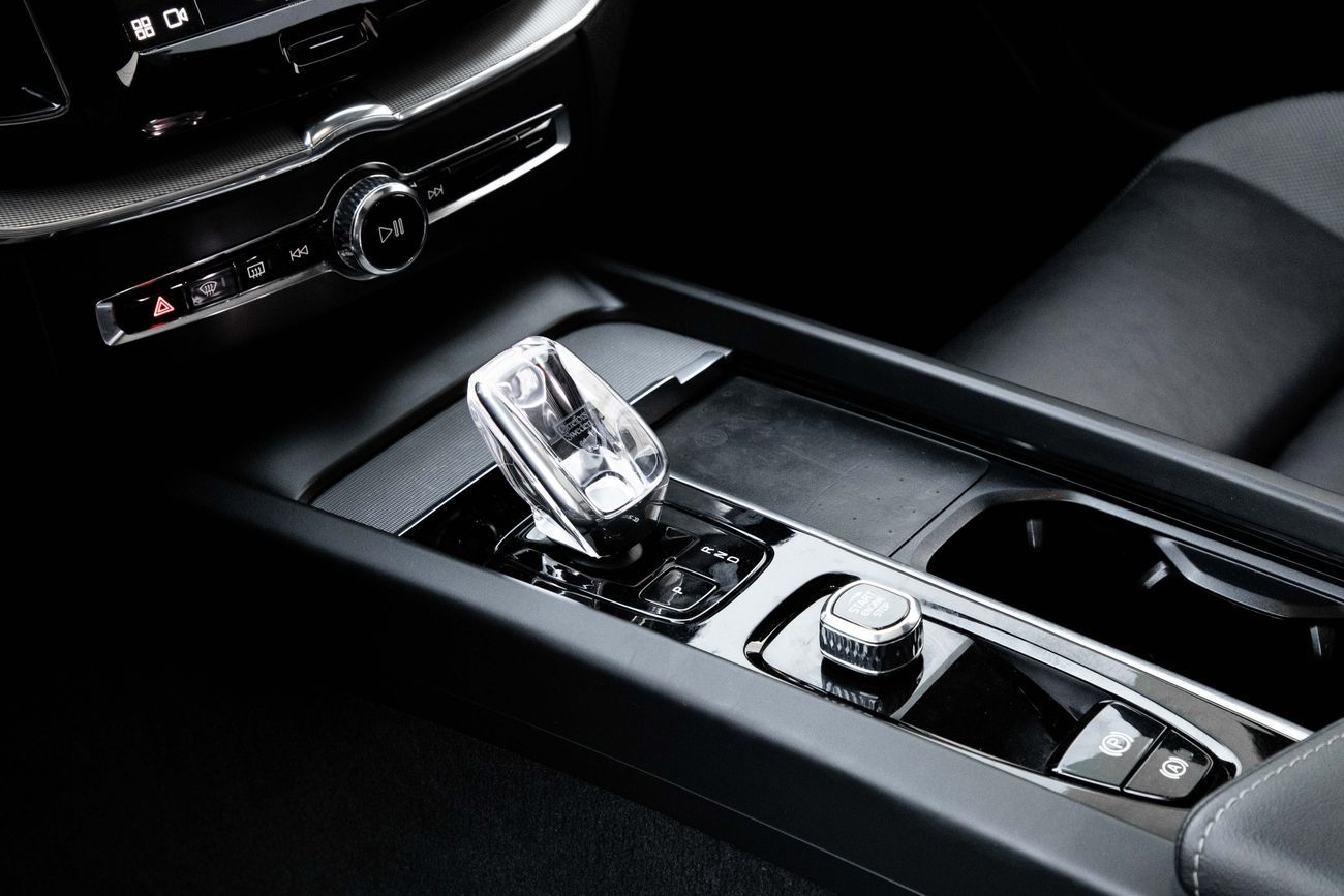 فولفو XC 60 XC60 B5 Ultimate Dark | 2,625 P.M | 0% Downpayment | Al Futtaim Warranty!