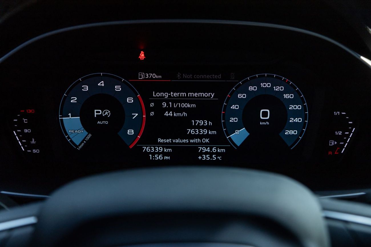 أودي Q3 40 TFSI quattro S Line 2.0L SUV Coupe