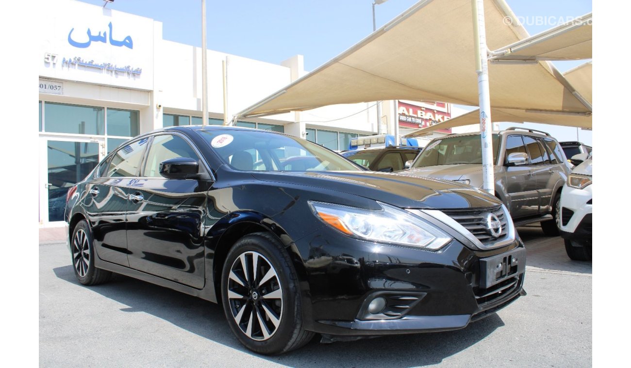 Nissan Altima SV ACCIDENT FREE - GCC- CAR IS IN PERFECT CONDITION INSIDE OUT