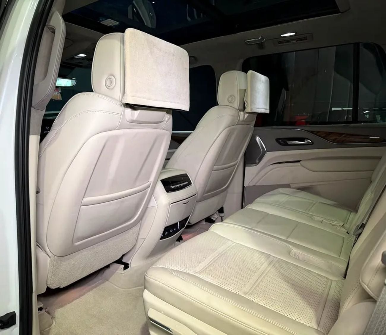 Cadillac Escalade PREMIUM LUXURY PLATINUM PREMIUM LUXURY GCC FHS LOW