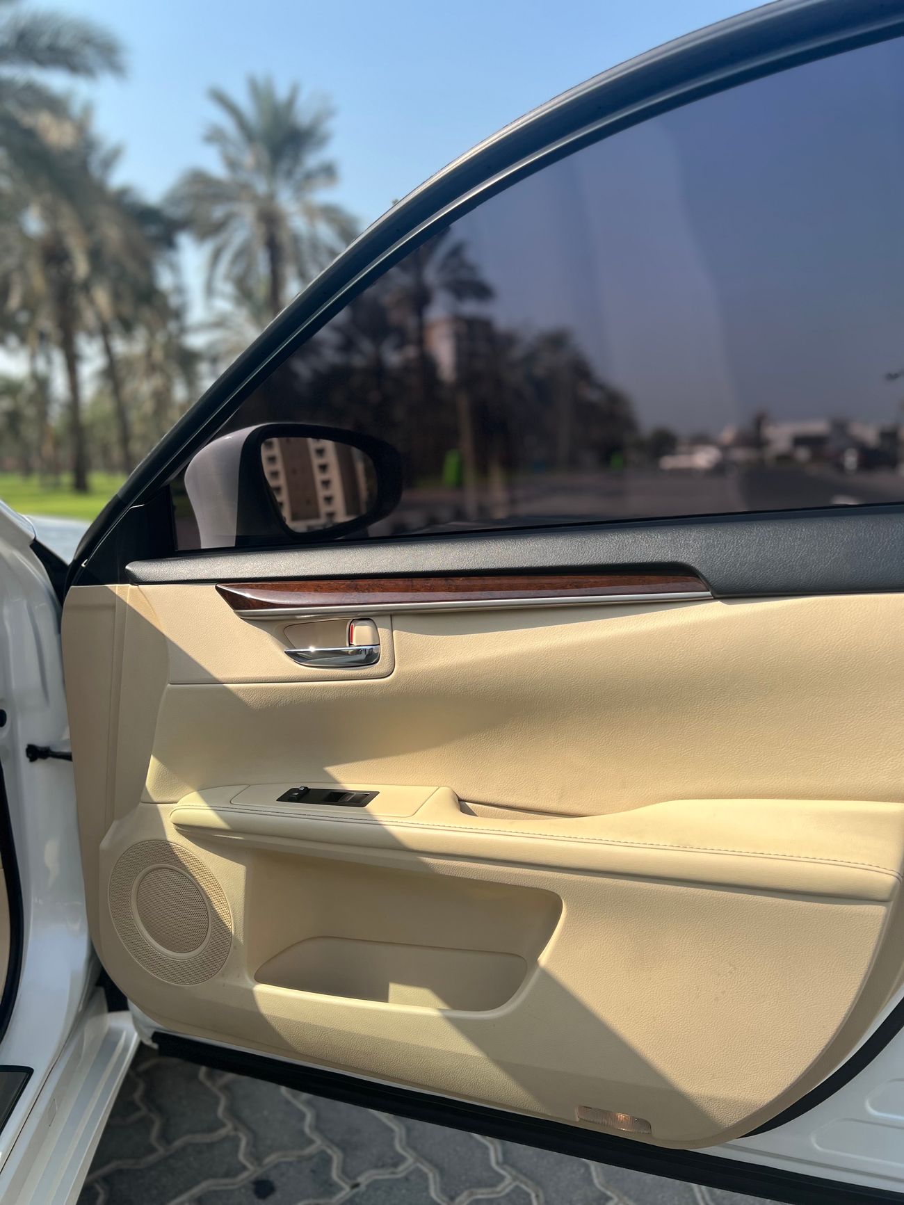 لكزس ES300h Hybrid 2.5L