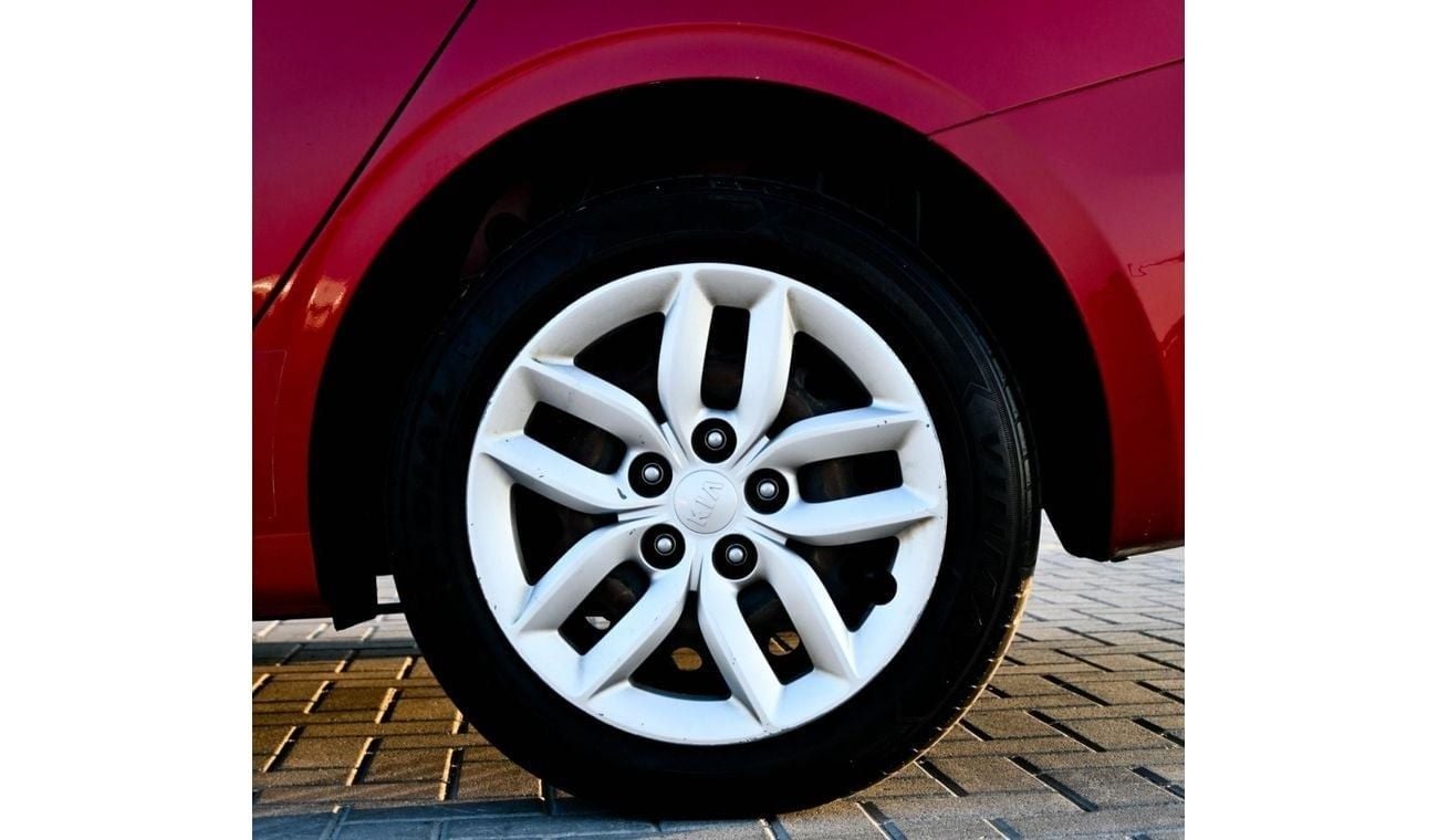 كيا سيراتو Base 1.6L Kia Cerato 2019 GCC in excellent condition, inside and out