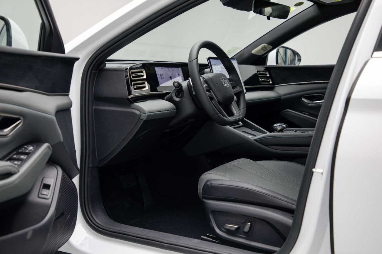 BYD Qin L DM-i ID Superior PHEV 1.5L - White Inside Grey | Export Only