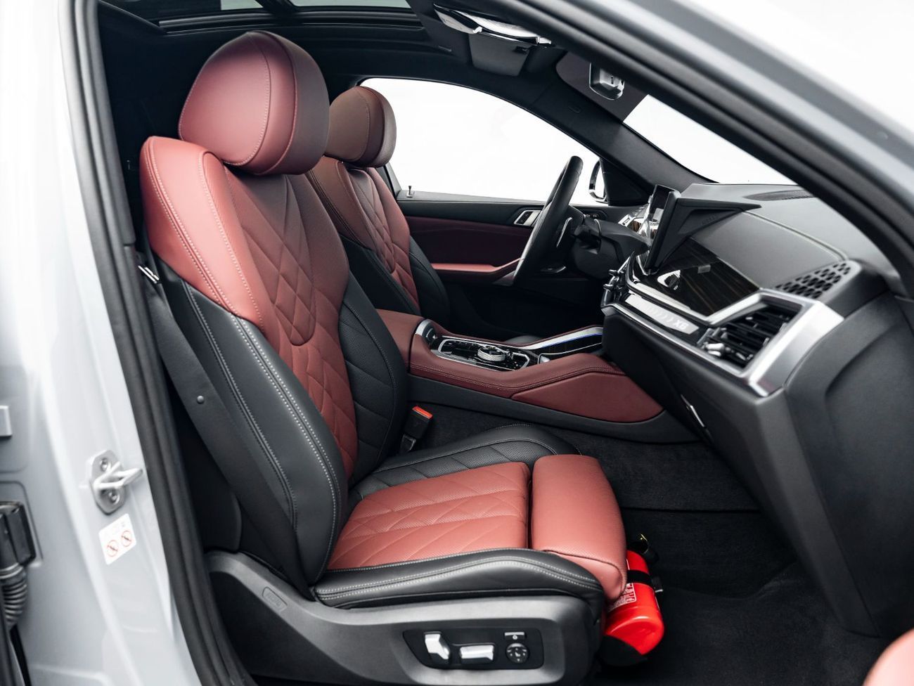 BMW X6 40i M Sport 3.0L 2025 BMW X6 XDrive 40i, 2029 BMW Warranty + Service Contract, Low KMs, GCC