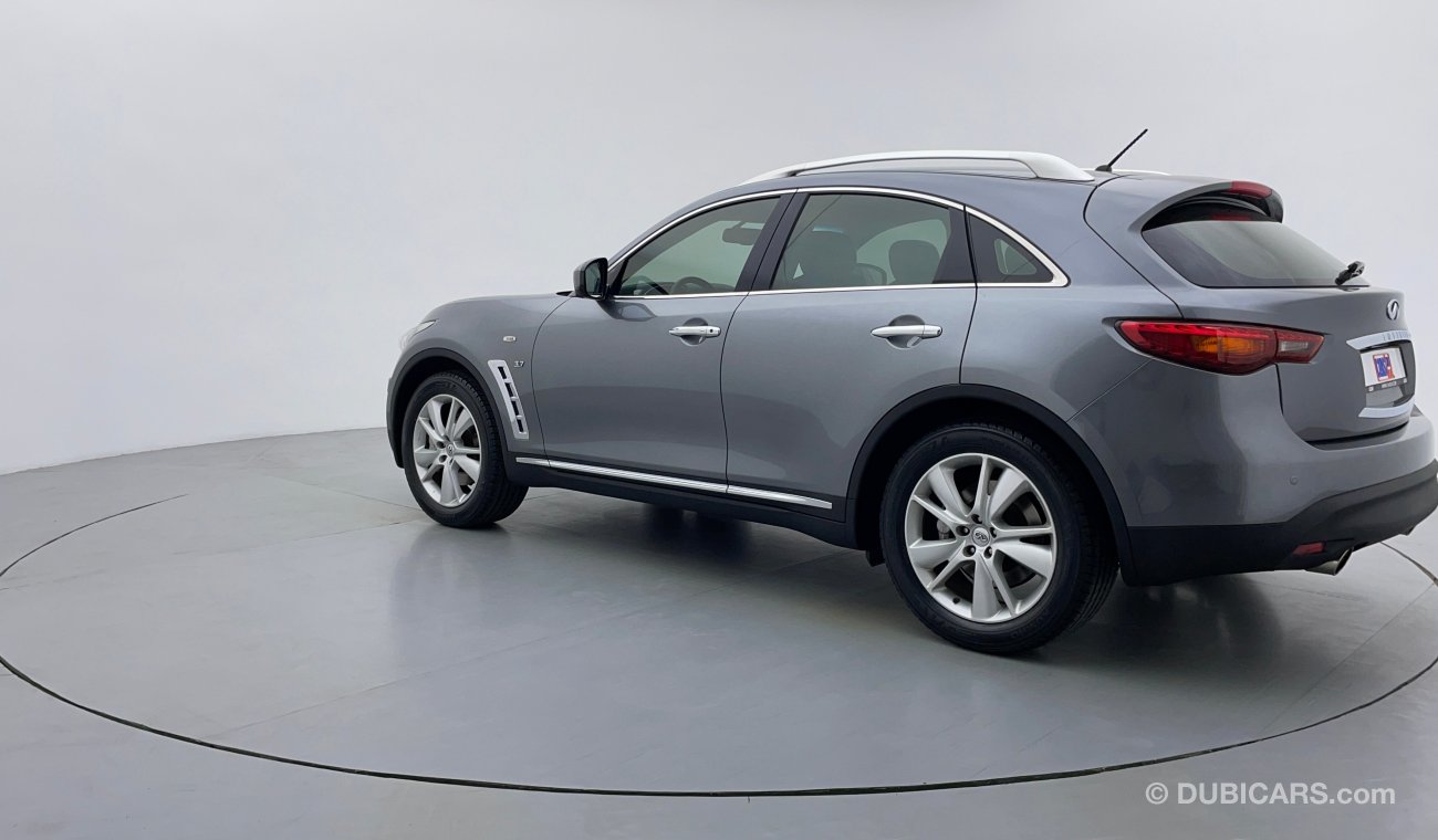 إنفينيتي QX70 Luxury 3700