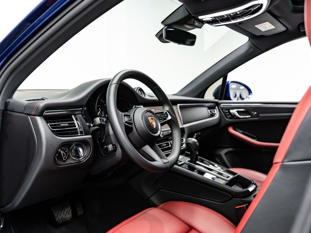 بورش ماكان Base