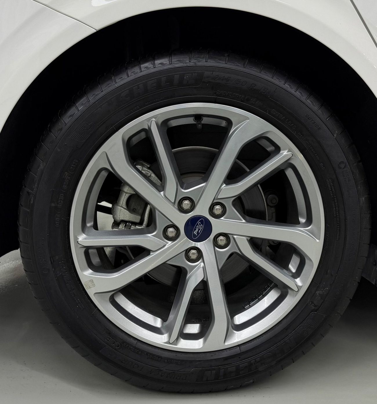 فورد توروس GCC .. FSH .. Perfect condition .. Sunroof