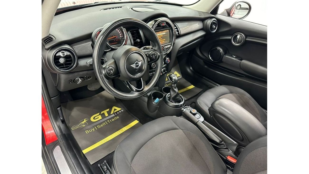 Mini Cooper Std 2015 Mini Cooper, Service History, Excellent Condition, GCC