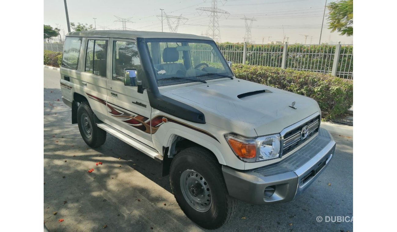 Toyota Land Cruiser Hard Top Hard Top LX V8