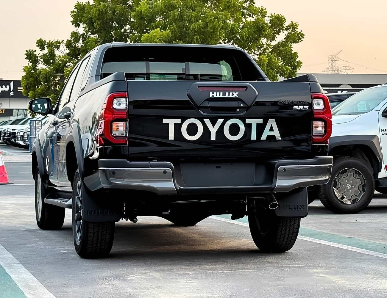 تويوتا هيلوكس ADVENTURE SR5 ADVENTURE || DOUBLE CABIN || 2.8L V4 DIESEL / RADAR / 360*CAMERA / AIR COMPRESSOR / FULL OPTION