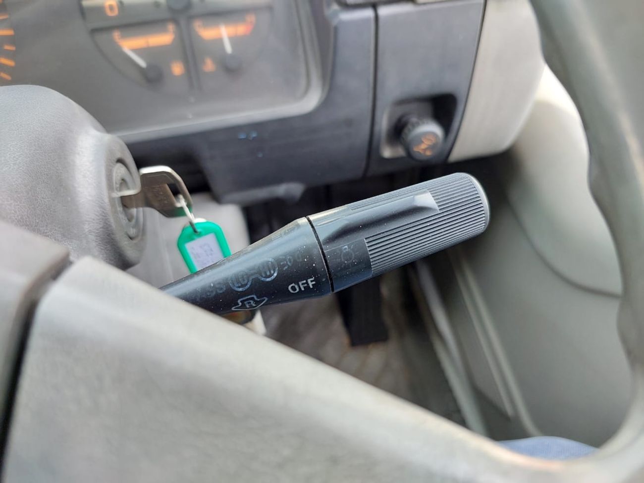 Mitsubishi Fuso Canter MITSUBISHI CANTER 4D33 TRUCK RHD 1993 MODEL 4.2 L DIESEL MANUAL(PM81723)