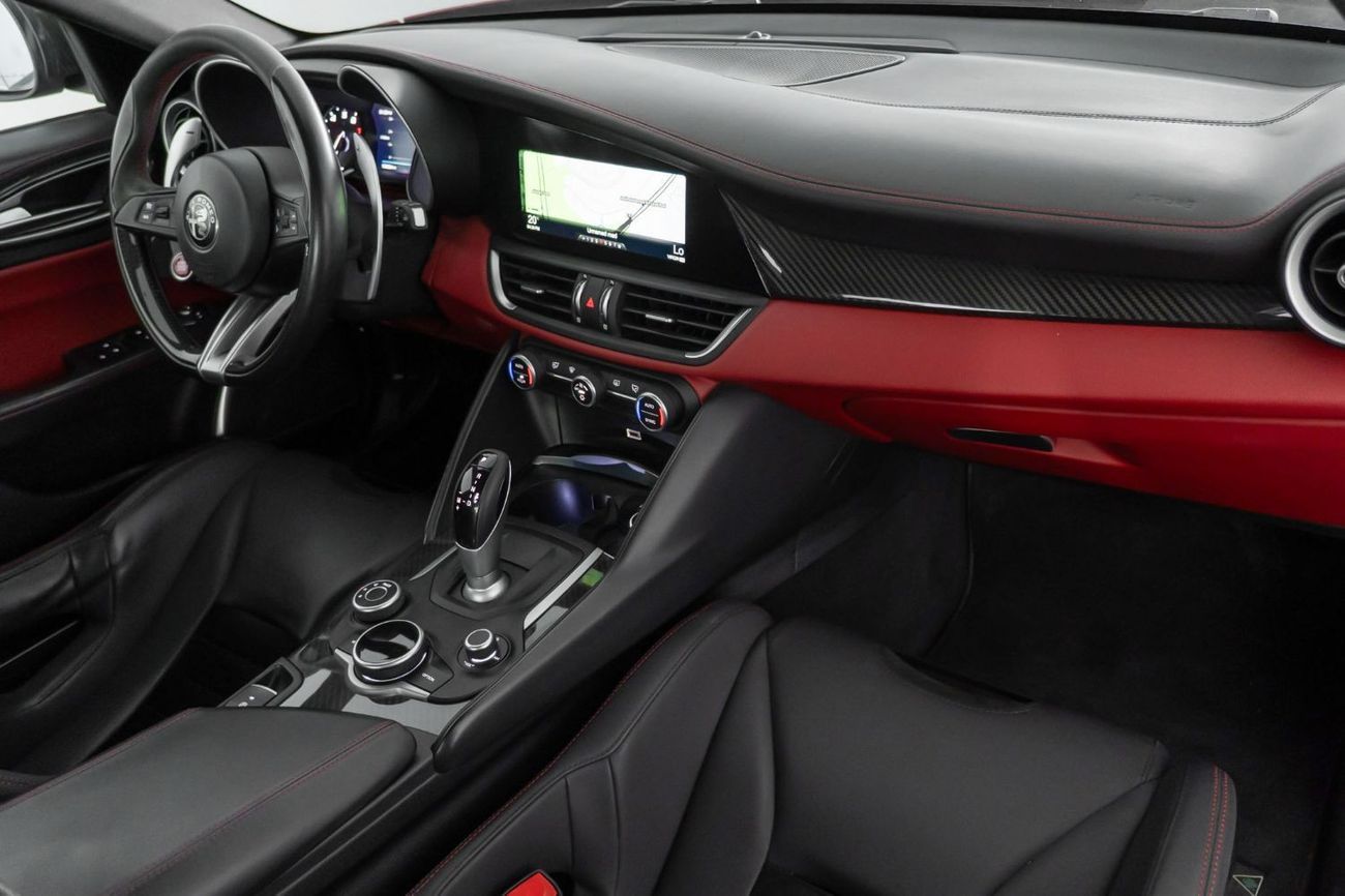 ألفا روميو جوليا Quadrifoglio 2.9L (505 HP)