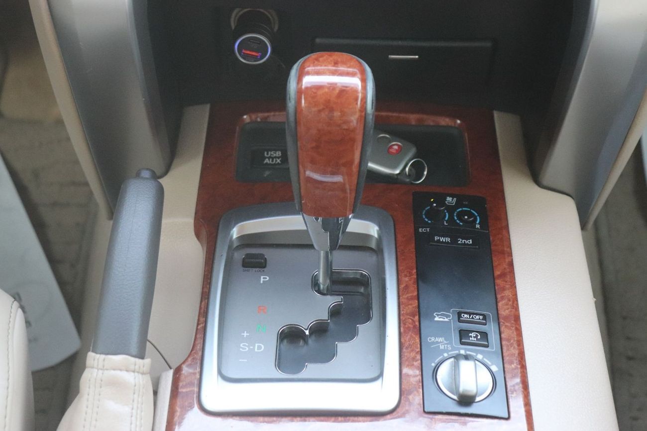 Toyota Land Cruiser VXR LEATHER SEAT, ELECTRIC SEAT, SUNROOF, MONITOR, MODEL 2015