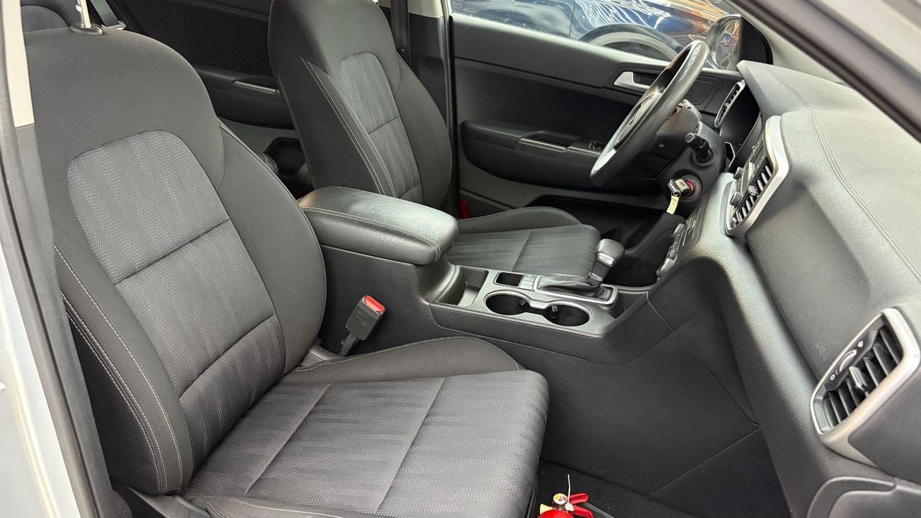 Kia Sportage LX 2.0L FWD FREE REGISTRATION | NO CONVENIENCE FEES | UNDER WARRANTY | 0% DOWN PAYMENT | CERTIFIED P