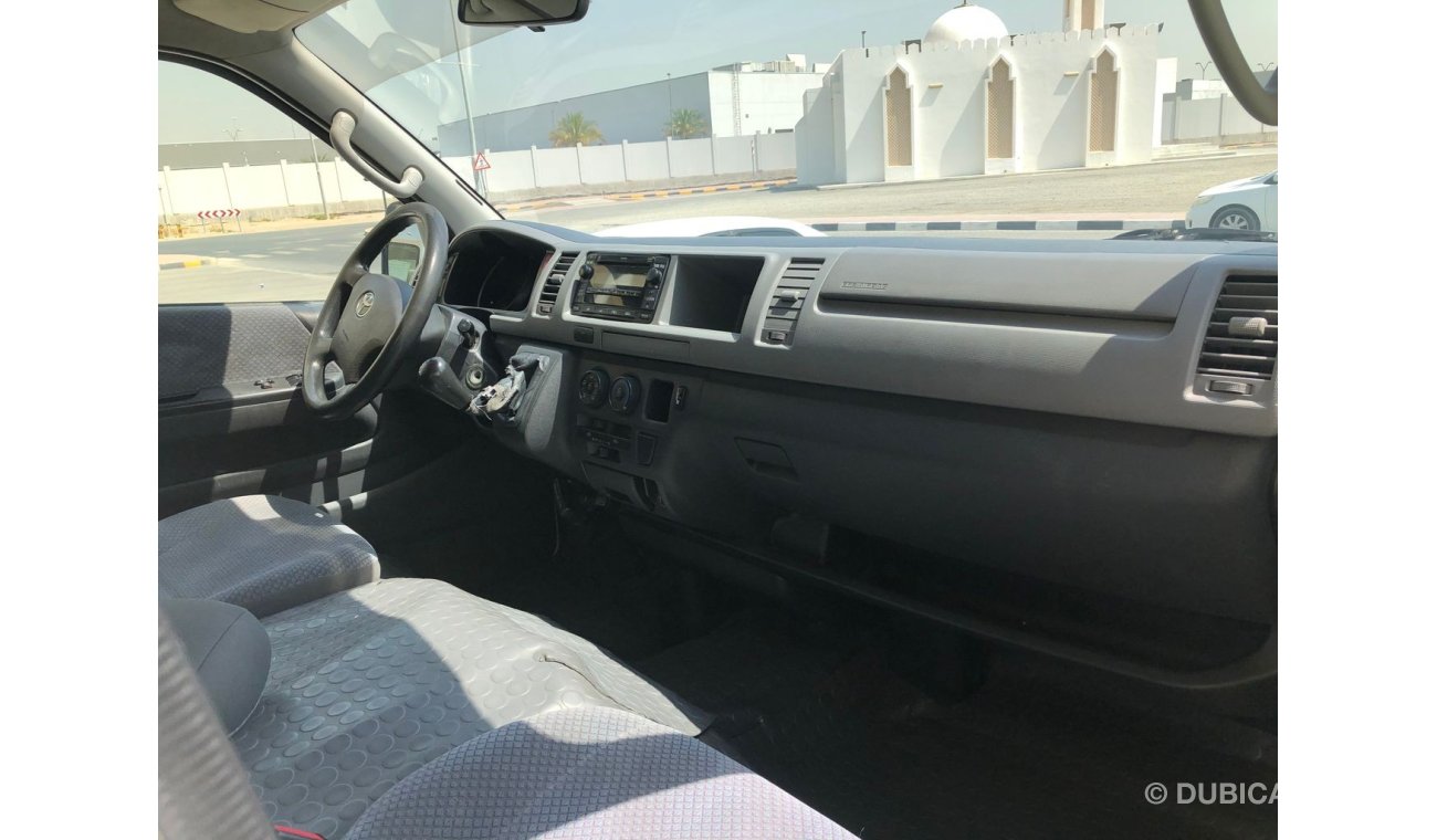 تويوتا هاياس Toyota Hiace Highroof Bus 15 str,model:2013. Excellent condition