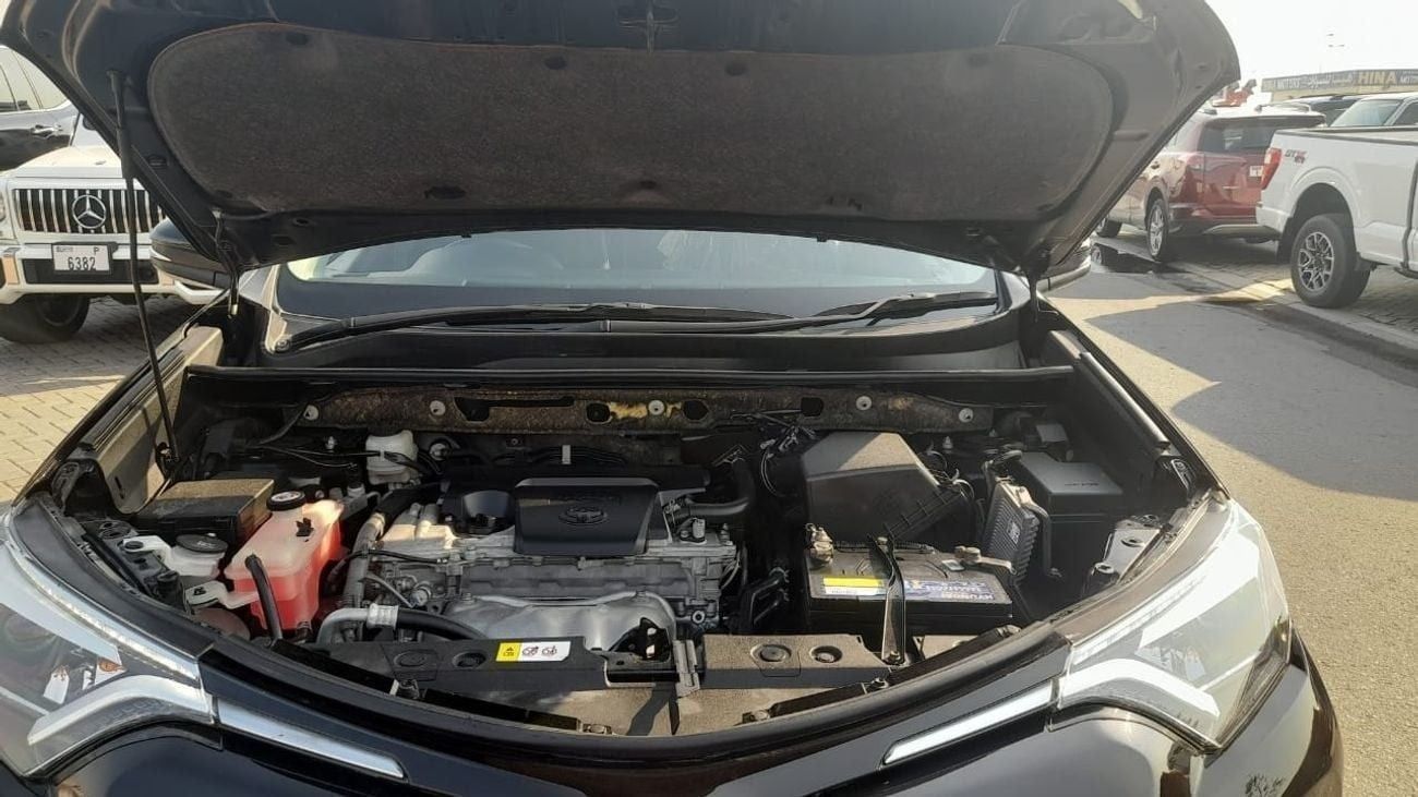 تويوتا راف ٤ RHD PETROL