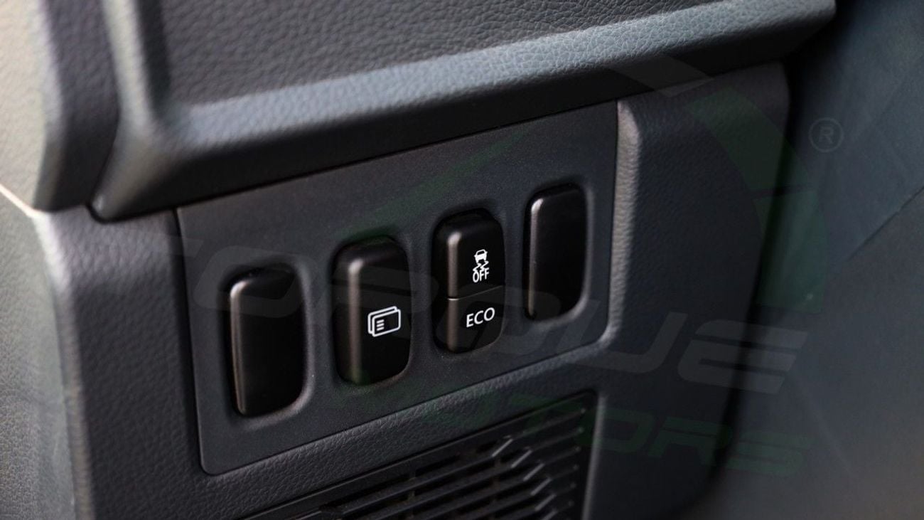 سي إم سي D 260 ( Only For Export ) Window Van 2.4L RWD 2025 GCC BRAND NEW