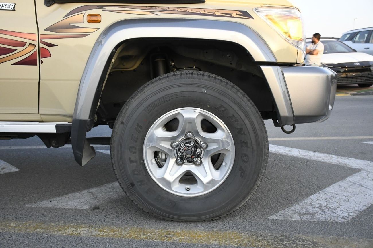 Toyota Land Cruiser Pick Up 4.5L V8 Diesel with difflock  (Ready Stock )