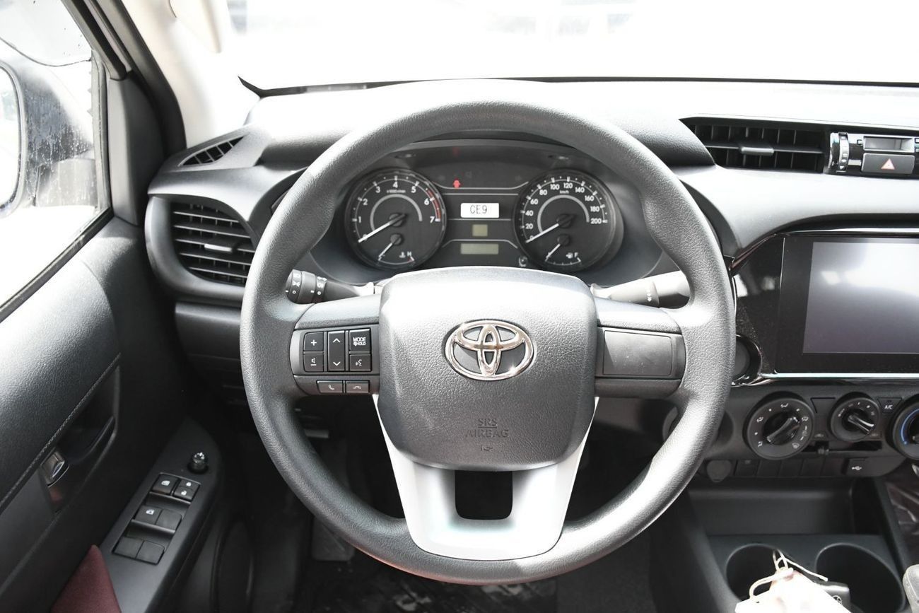 تويوتا هيلوكس 2.7L Automatic Basic option