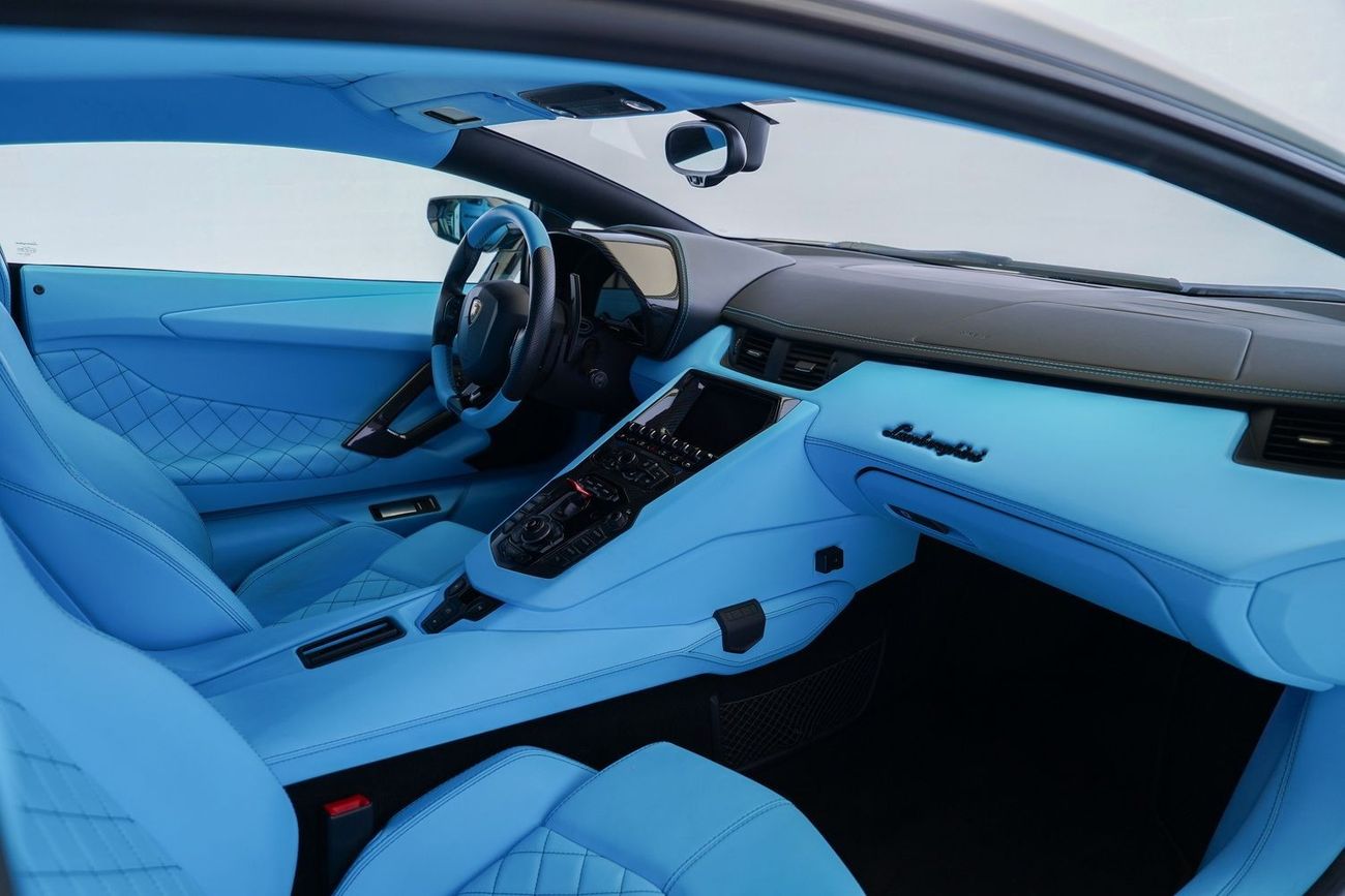 لامبورغيني أفينتادور 6.5L V12