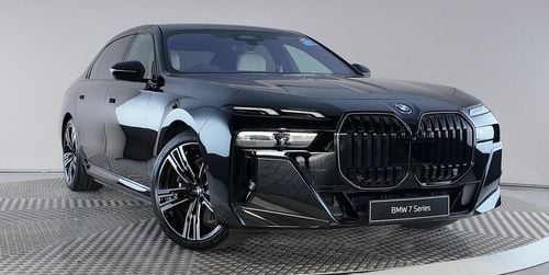 بي أم دبليو 750e xDRIVE بي إم دبليو 750E إم سبورت إكس درايف للتصدير فقط، قيادة يمين