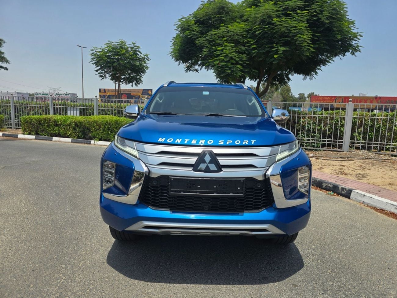 ميتسوبيشي مونتيرو سبورت GLS PREMIUM مونتيرو سبورت GLS 2023 دفع رباعي! أعلى المواصفات! 4700 كم فقط! ضمان حتى عام 2028! خدمة م