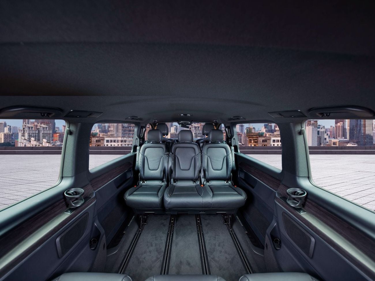 Mercedes Benz V300 AVANTGARDE with Additional Rear A/C