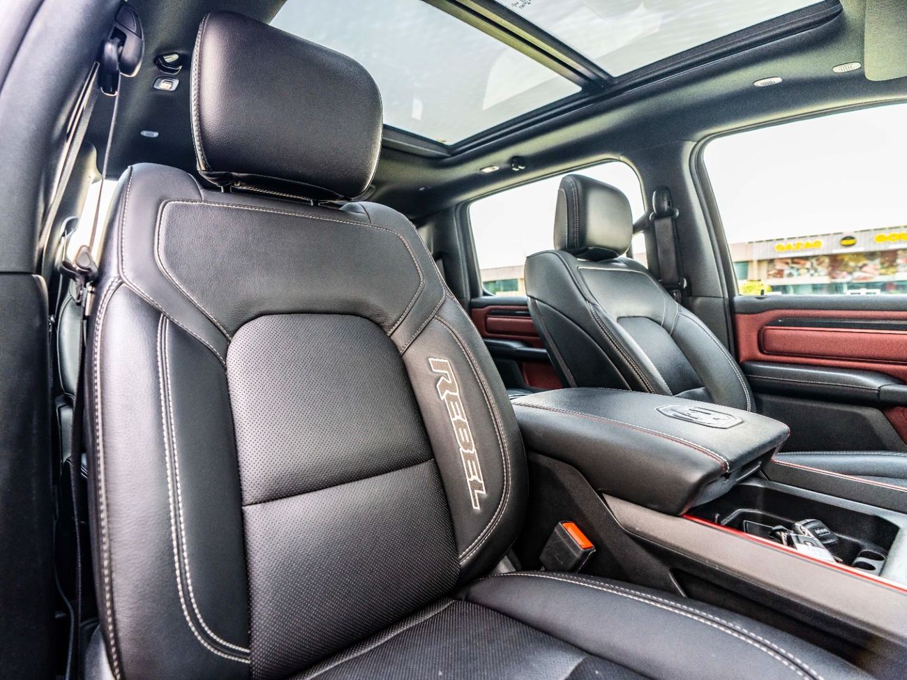 رام 1500 Rebel Crew Cab 5.7L