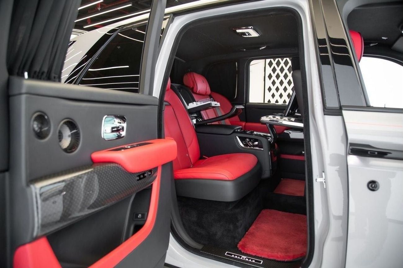 رولز رويس كولينان BLACK BADGE