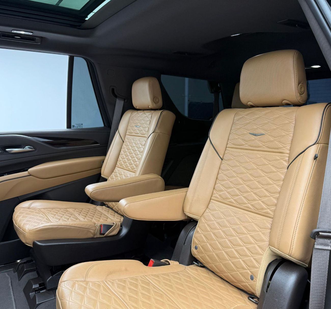 Cadillac Escalade Sport 6.2L 4WD 2022 Cadillac Escalade Sport, 2027 Cadillac Warranty + Service Pack, Pilot Seats, 7 S