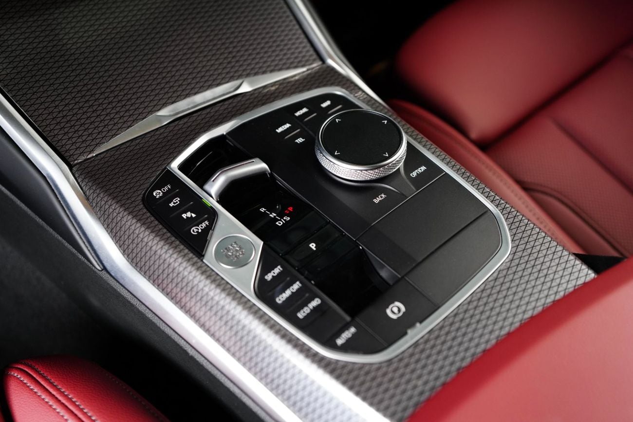 BMW 320i  M Sport Package Under Agency Warranty Service Contract