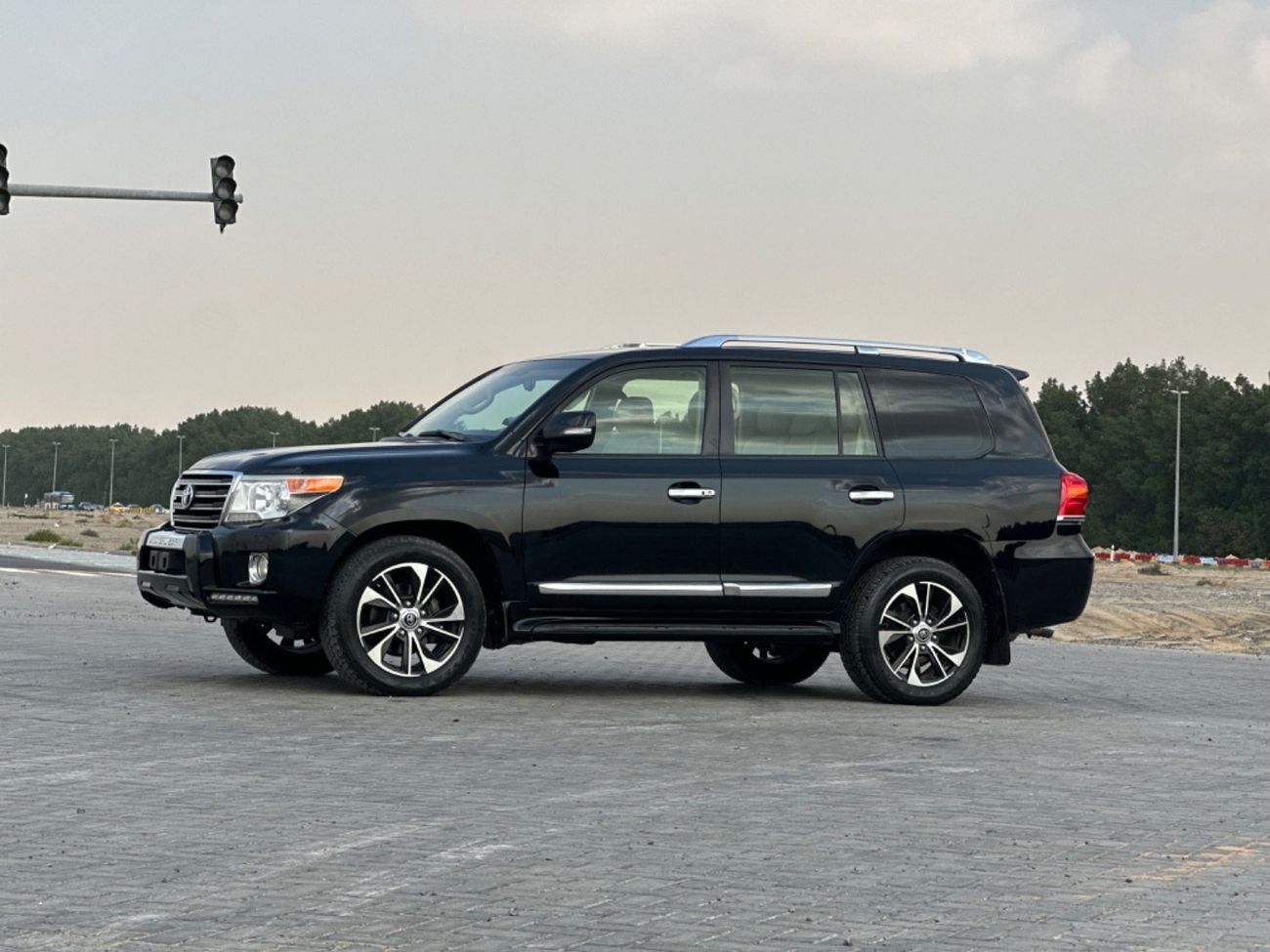 تويوتا لاند كروزر موديل 2015 خليجي فل مواصفات حاله ممتازه