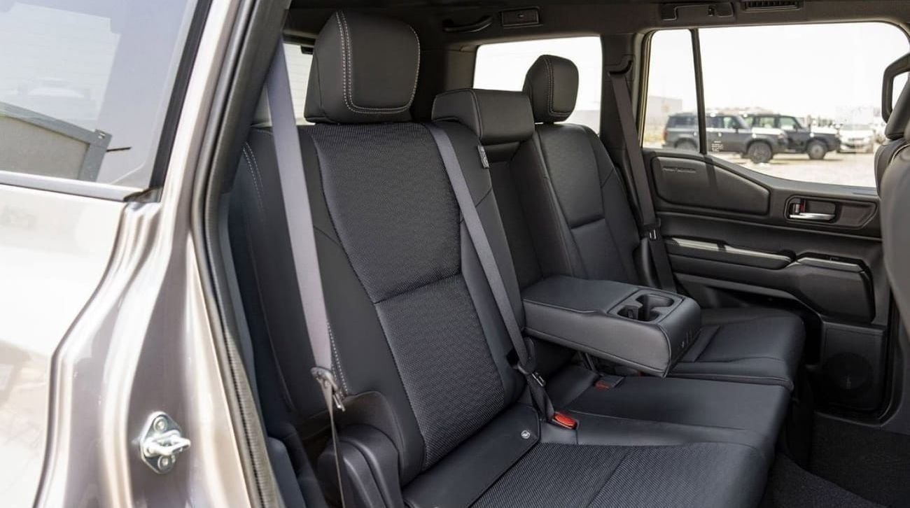 تويوتا برادو GXL 1ST EDITION TOYOTA PRADO 250 2.4P AT FIRST EDITION MY2025 – SAND & GREY ROOF